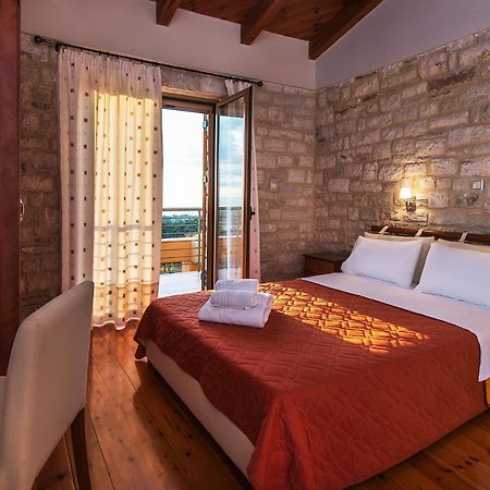 Enastron Villas Kyparissia Eksteriør billede