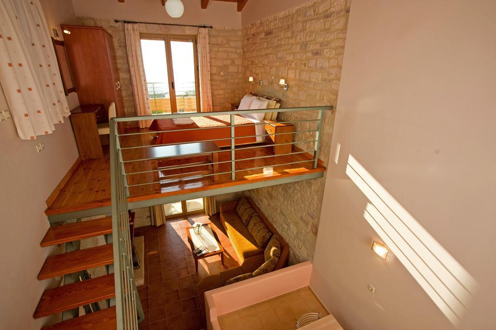 Enastron Villas Kyparissia Værelse billede