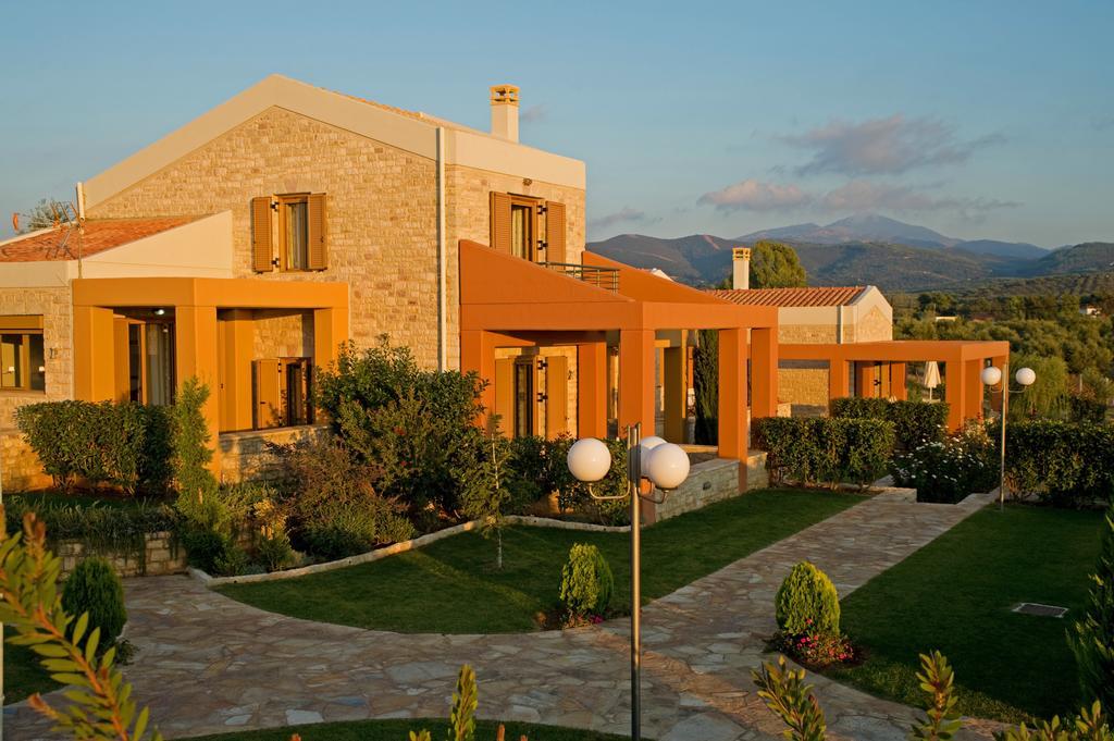 Enastron Villas Kyparissia Eksteriør billede