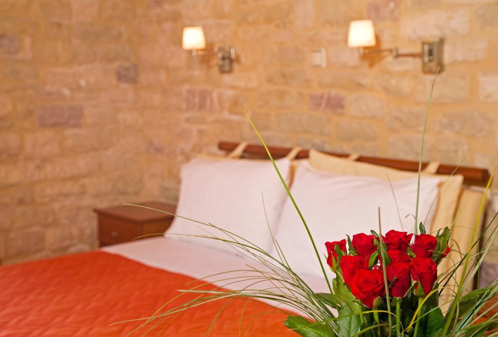 Enastron Villas Kyparissia Eksteriør billede