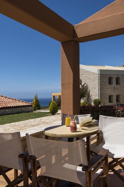 Enastron Villas Kyparissia Eksteriør billede