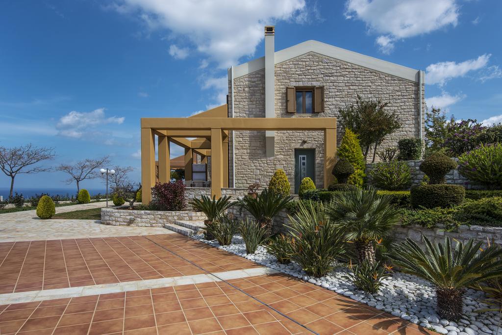 Enastron Villas Kyparissia Eksteriør billede