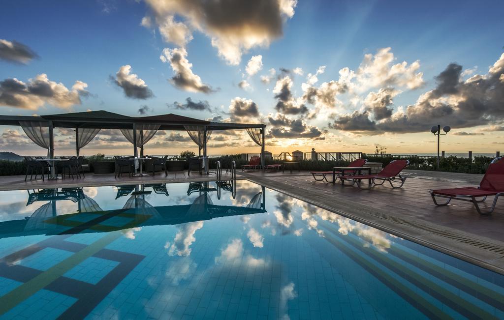 Enastron Villas Kyparissia Eksteriør billede
