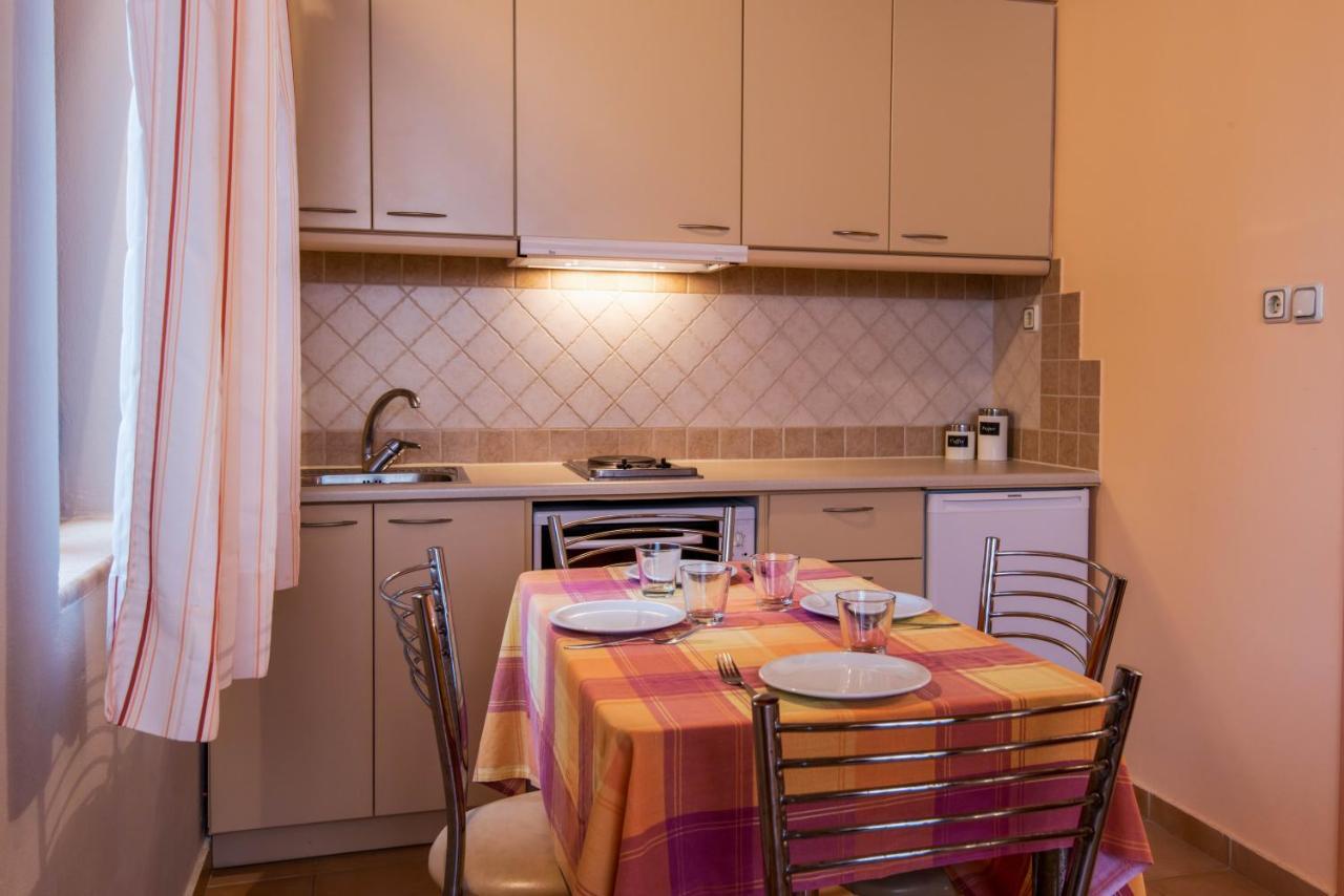 Enastron Villas Kyparissia Eksteriør billede